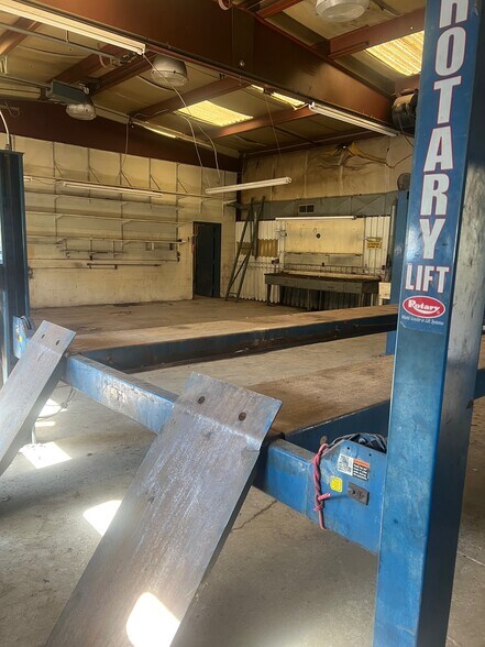 More Photos Of 294 Front Royal Rd, Strasburg Auto Repair For Lease