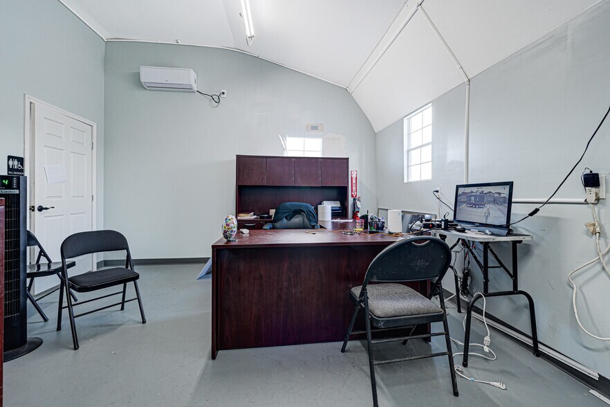 More Photos Of 721 Pasadena Fwy, Pasadena Industrial For Sale