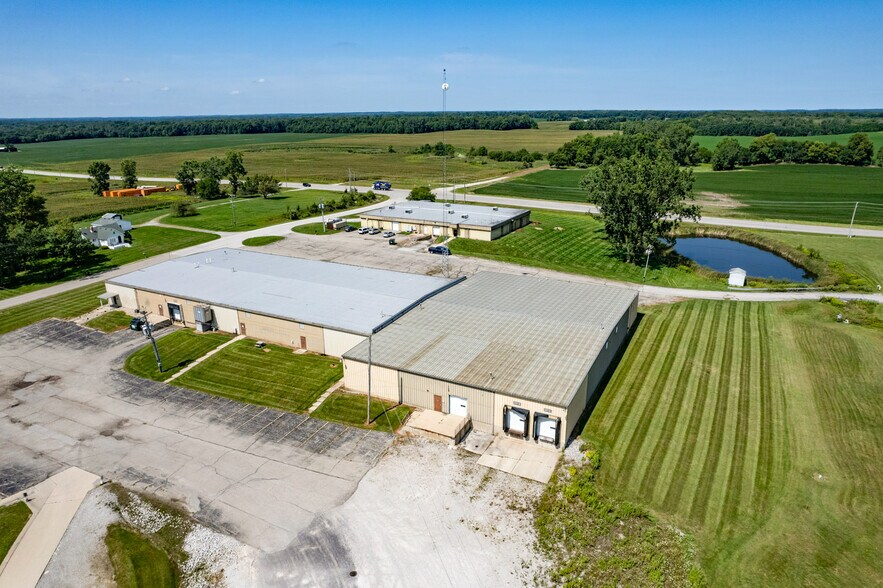 More Photos Of 6886 N CR 400 E, Kendallville Distribution For Lease