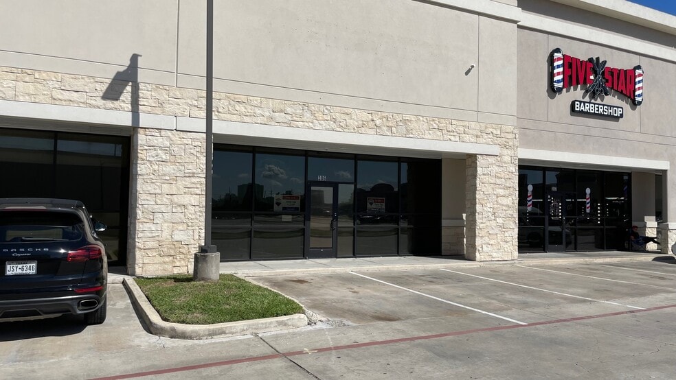 More Photos Of 7636 Harwin Dr, Houston Storefront For Sale