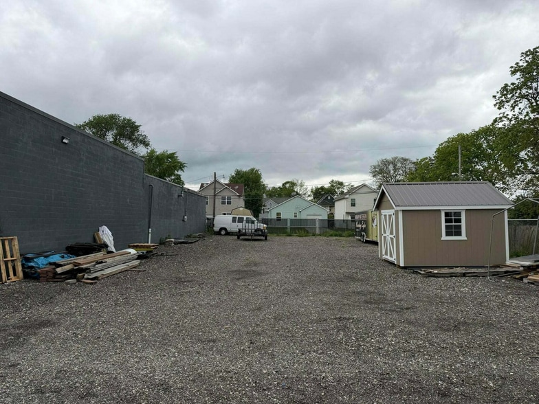 More Photos Of 1400 Bliss St, Columbus Warehouse For Lease