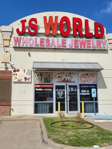 More Photos Of 11538 Harry Hines Blvd, Dallas General Retail For Sale