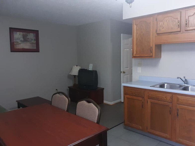 More Photos Of 2550 Lone Oak Rd, Paducah Hotel For Sale