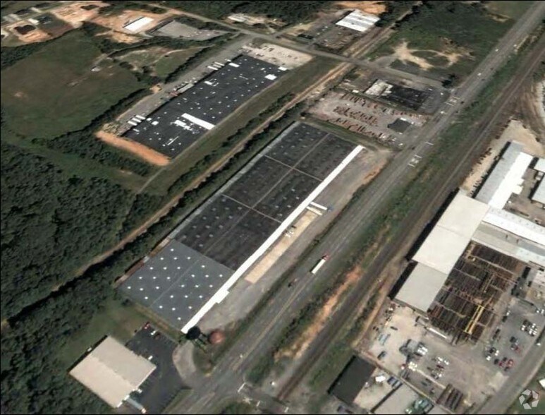 More Photos Of 2425 Rutherford Rd, Greenville Warehouse For Lease
