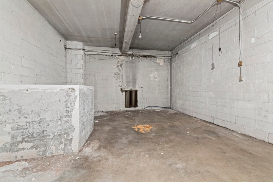 More Photos Of 3454 Mack Ave, Detroit Service For Sale