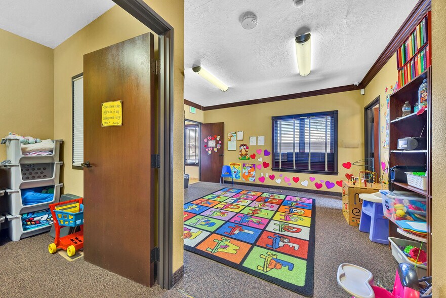 More Photos Of 2563 S Five Mile Ave, Boise Office Residential For Sale