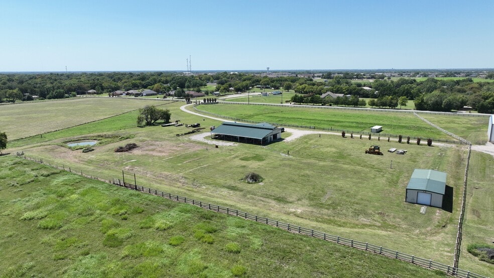 More Photos Of 1253 N Hill St, Van Alstyne Light Distribution For Sale