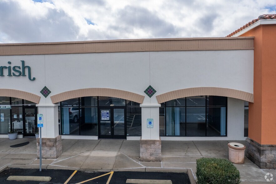 More Photos Of 8300-8360 N Thornydale Rd, Tucson Unknown For Lease