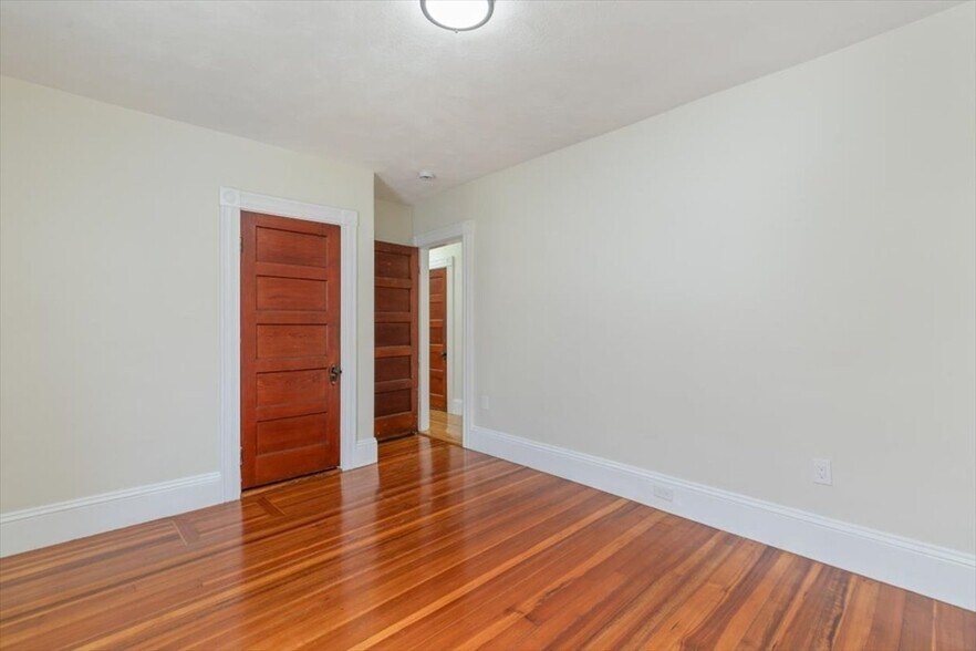 More Photos Of 412 Cabot St, Beverly Apartments For Sale