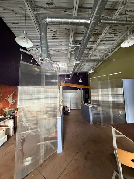More Photos Of 2625-2675 Nakota Rd, Royal Oak Warehouse For Lease