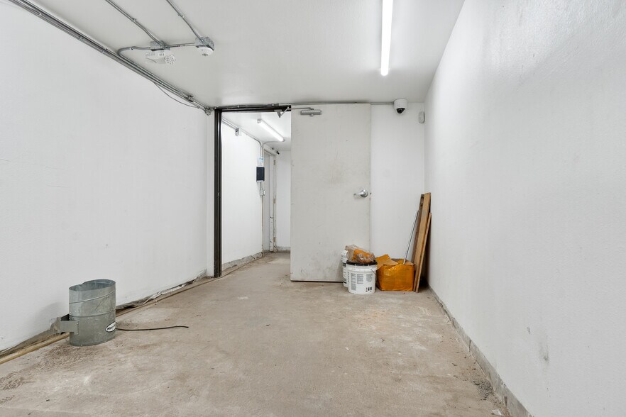 More Photos Of 3501 Emery St, Los Angeles Manufacturing For Sale