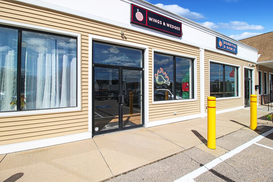 More Photos Of 240 Post Rd, Westerly Storefront Retail Office For Lease