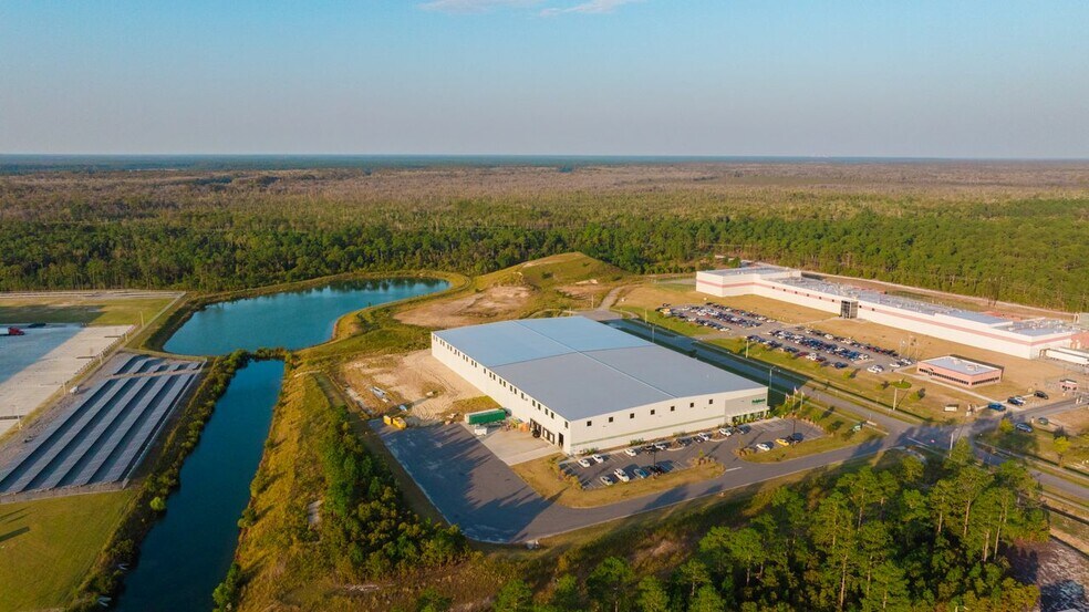 More Photos Of 353 Acme Way, Wilmington Warehouse For Lease