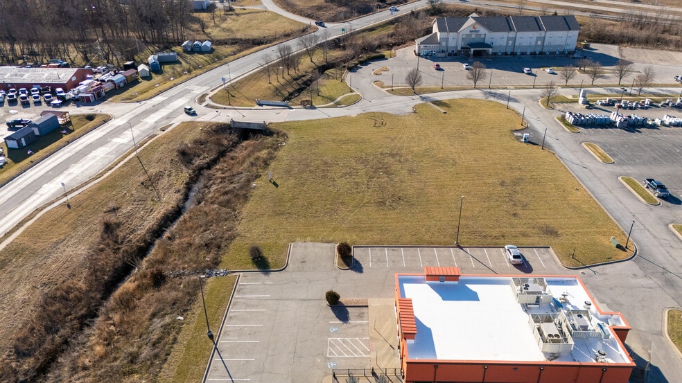 More Photos Of 2200 S Commercial Ave, Harrisonville Land For Sale