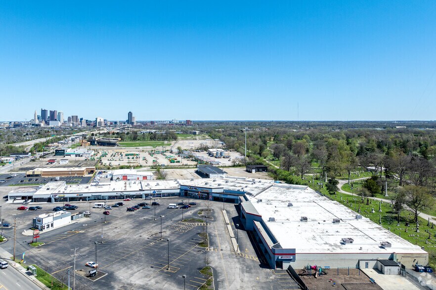 More Photos Of 612-660 Harrisburg Pike, Columbus Storefront For Sale