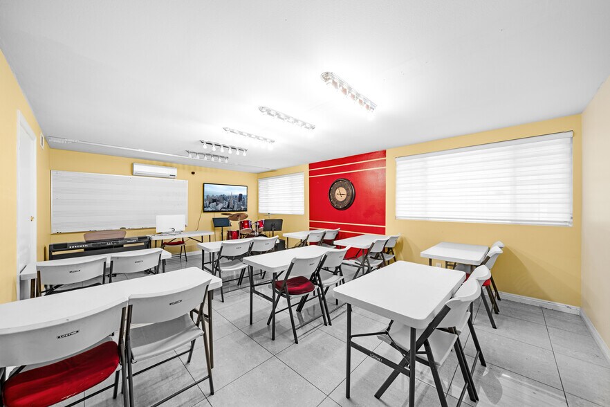More Photos Of 4100 W Commonwealth Ave, Fullerton Office For Sale