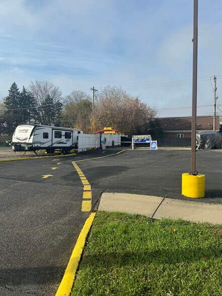 More Photos Of 35481 Harper Ave, Clinton Township Carwash For Sale