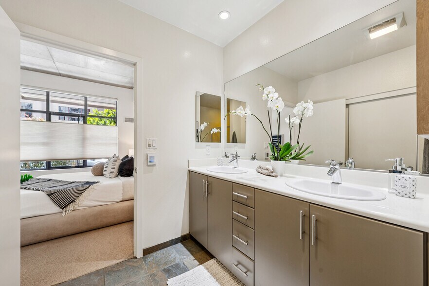More Photos Of 288 3rd St, Oakland Apartments For Sale