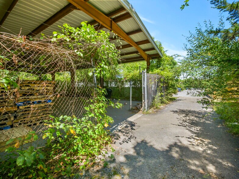 More Photos Of 1434-1440 County Rd, Wantage Warehouse For Sale