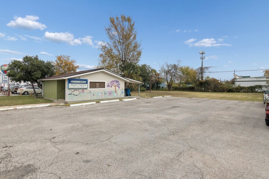 Primary Photo Of 510 College Ave, South Houston Office For Sale