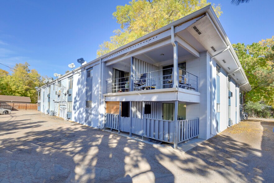 More Photos Of 1045 Balsam St, Lakewood Apartments For Sale