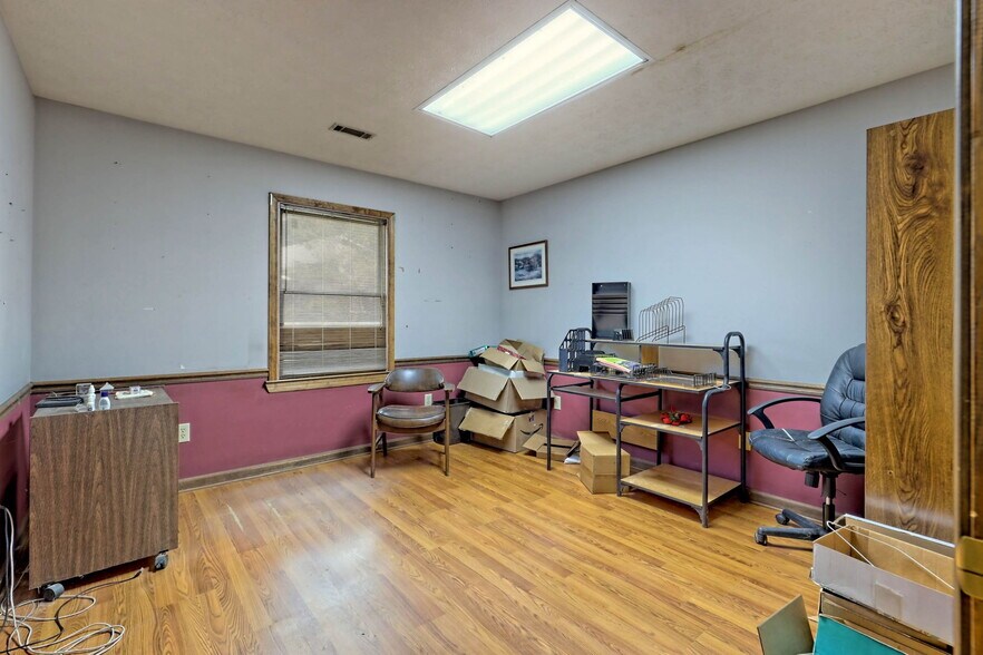 More Photos Of 1552 Highway 441 N, Clayton Office For Sale