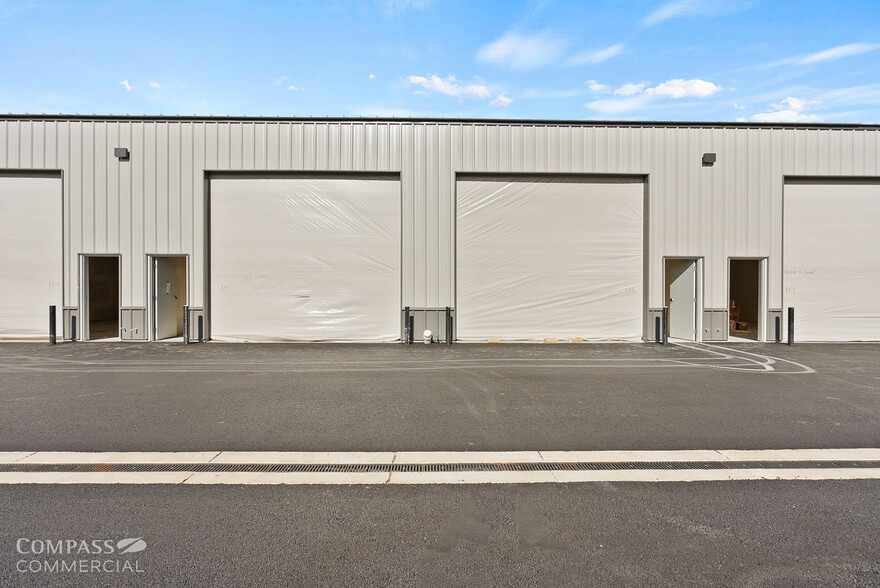 More Photos Of 20485 NE Funner Pl, Bend Self Storage For Sale