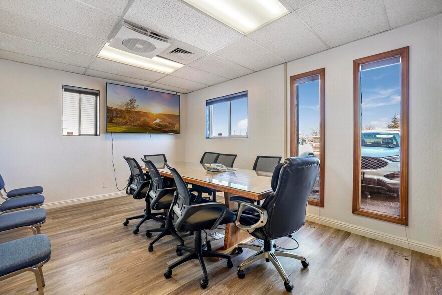 More Photos Of 507 Main Ave W, Twin Falls Flex For Sale