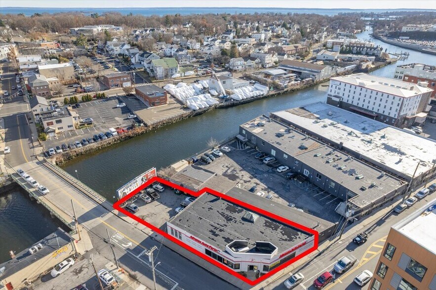 More Photos Of 10 Mill St, Port Chester Freestanding For Lease