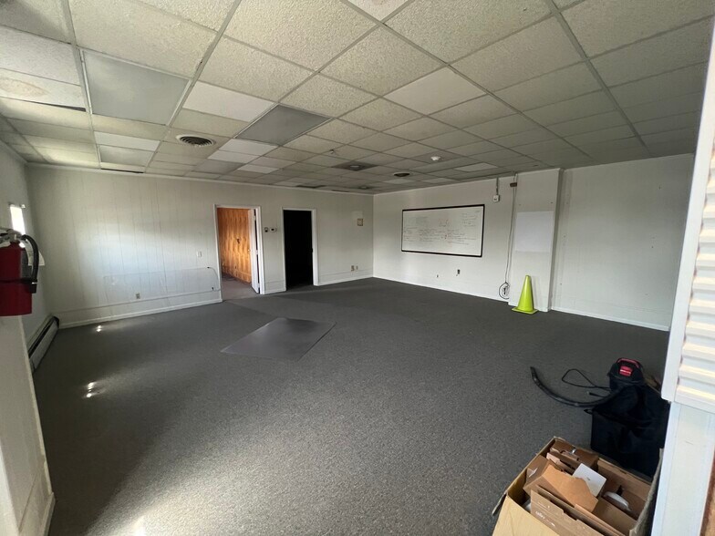 More Photos Of 4900 Ondura Dr, Fredericksburg Warehouse For Sale