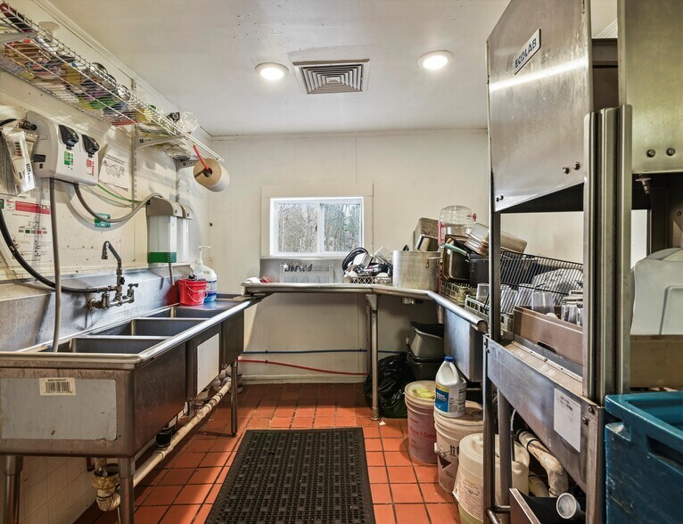 More Photos Of 2080 Milford Rd, East Stroudsburg Restaurant For Lease