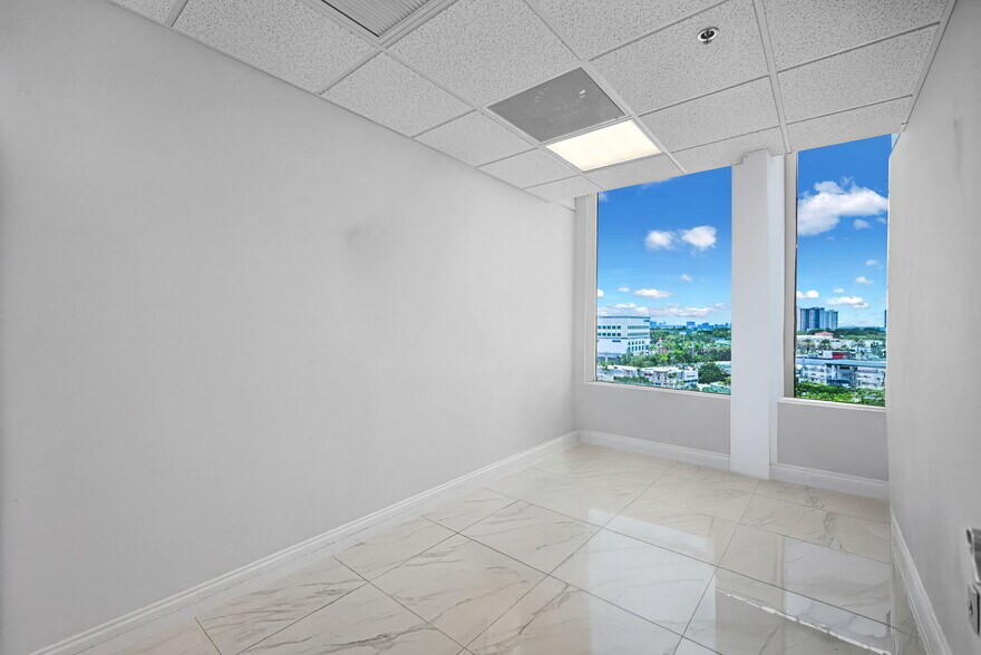 More Photos Of 12550 Biscayne Blvd, North Miami Medical For Lease