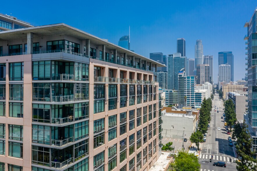 More Photos Of 408 W 11th St, Los Angeles Multifamily For Sale