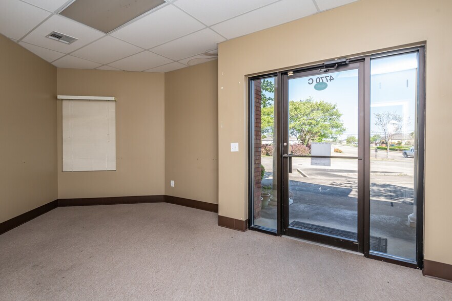 More Photos Of 4770 Woodmere Blvd, Montgomery Office For Sale