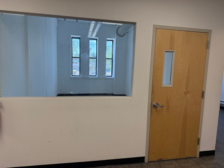 More Photos Of 70 Outwater Ln, Garfield Manufacturing For Lease