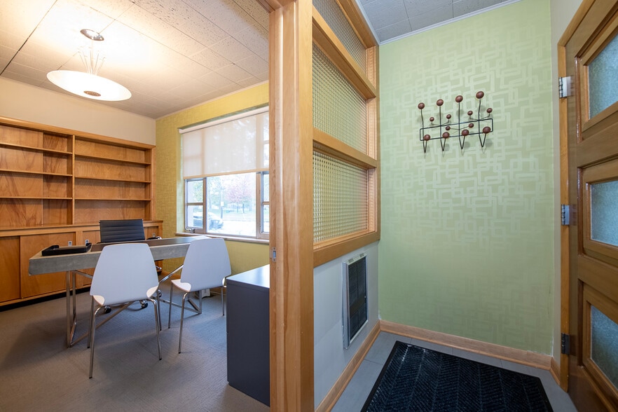 More Photos Of 2425 W 11th St, Cleveland Office For Lease