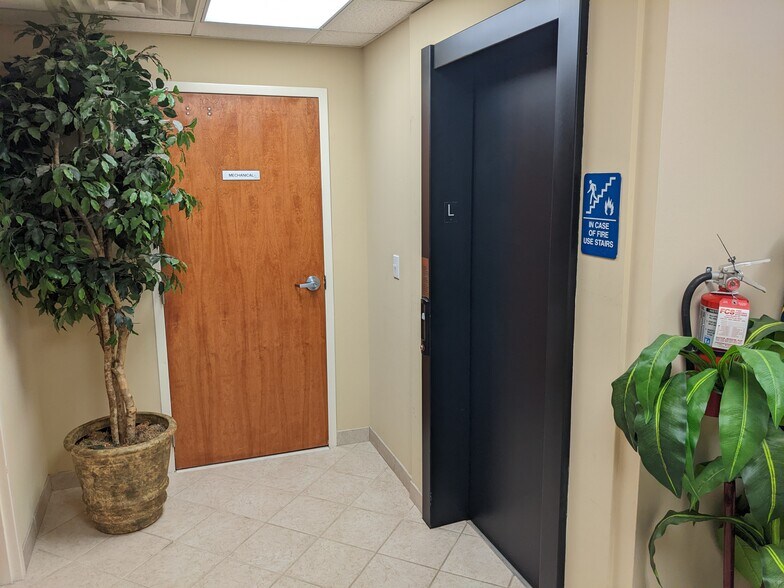 More Photos Of 249 Williamson Rd, Mooresville Medical For Lease