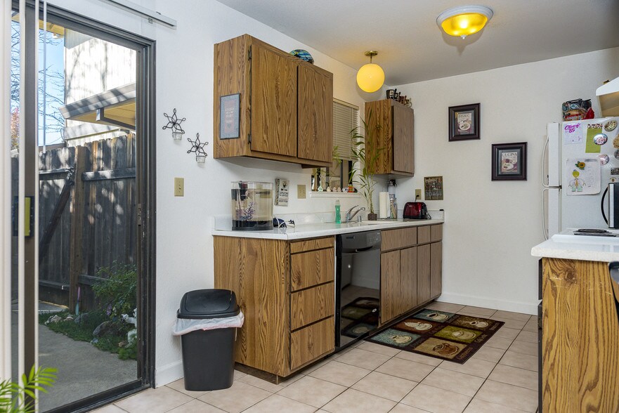 More Photos Of 3337 La Canada Dr, Cameron Park Apartments For Sale