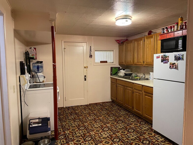 More Photos Of 710 Cedar Ave, Kemmerer Apartments For Sale