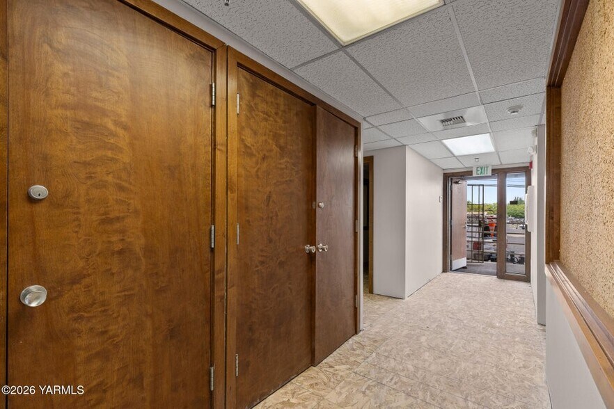 More Photos Of 303 S 12th Ave, Yakima Medical For Sale