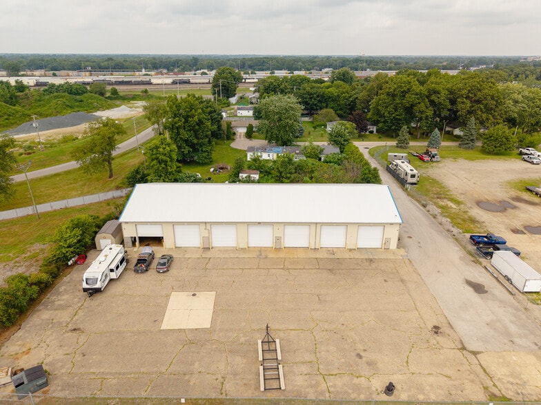 More Photos Of , Elkhart Unknown For Sale