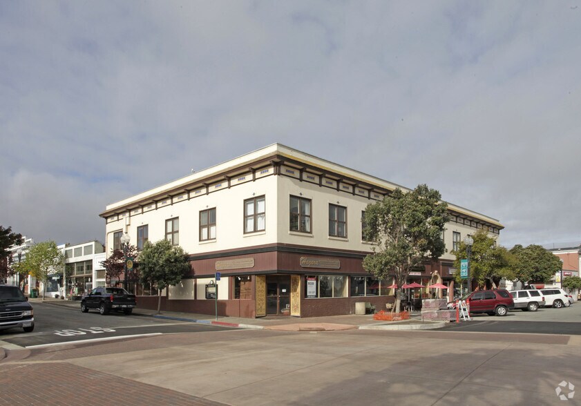 More Photos Of 581-599 Lighthouse Ave, Pacific Grove Storefront Retail Office For Lease