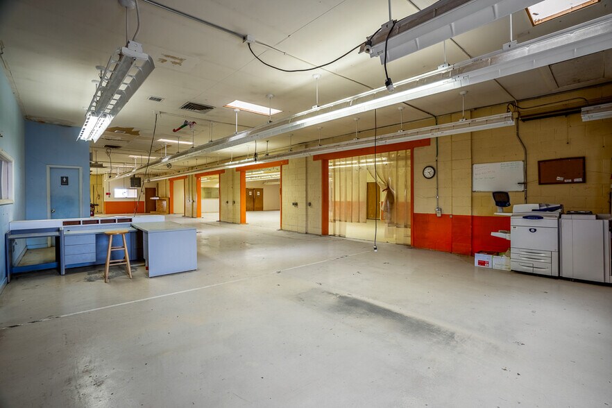 More Photos Of 20 Arroyo Cuyamungue Rd, Santa Fe Warehouse For Sale