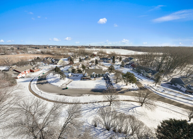 More Photos Of 8254 Windsong Dr, Eden Prairie Apartments For Sale