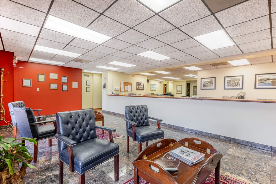 More Photos Of 610 N Main St, Springboro Medical For Lease