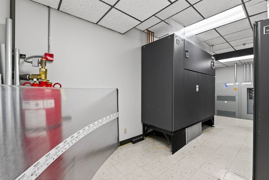 More Photos Of 601 2nd Ave S, Hopkins Office For Lease