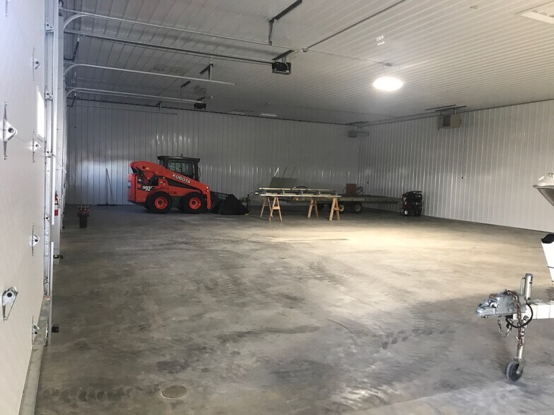 More Photos Of 6881 10th Ave SW, Rochester Warehouse For Lease