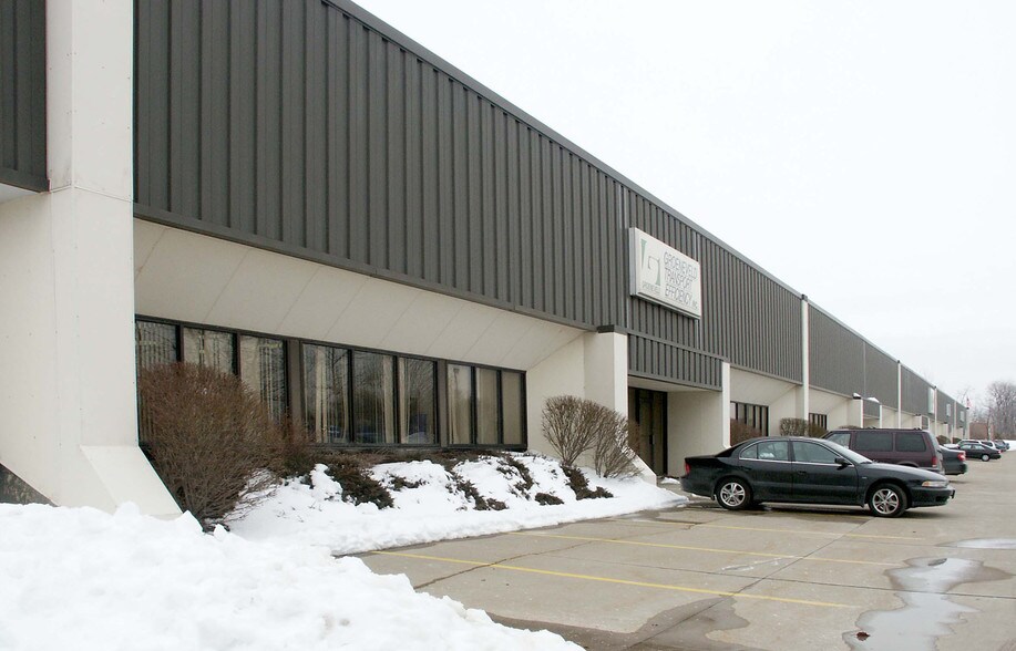 More Photos Of 1130 Industrial Pky N, Brunswick Warehouse For Lease