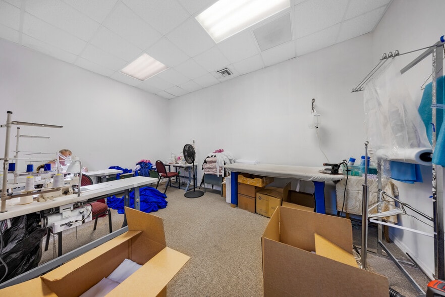 More Photos Of 2693 W 76th St, Hialeah Warehouse For Sale