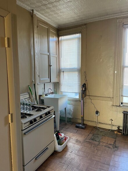 More Photos Of 569 Union St, Brooklyn Apartments For Lease